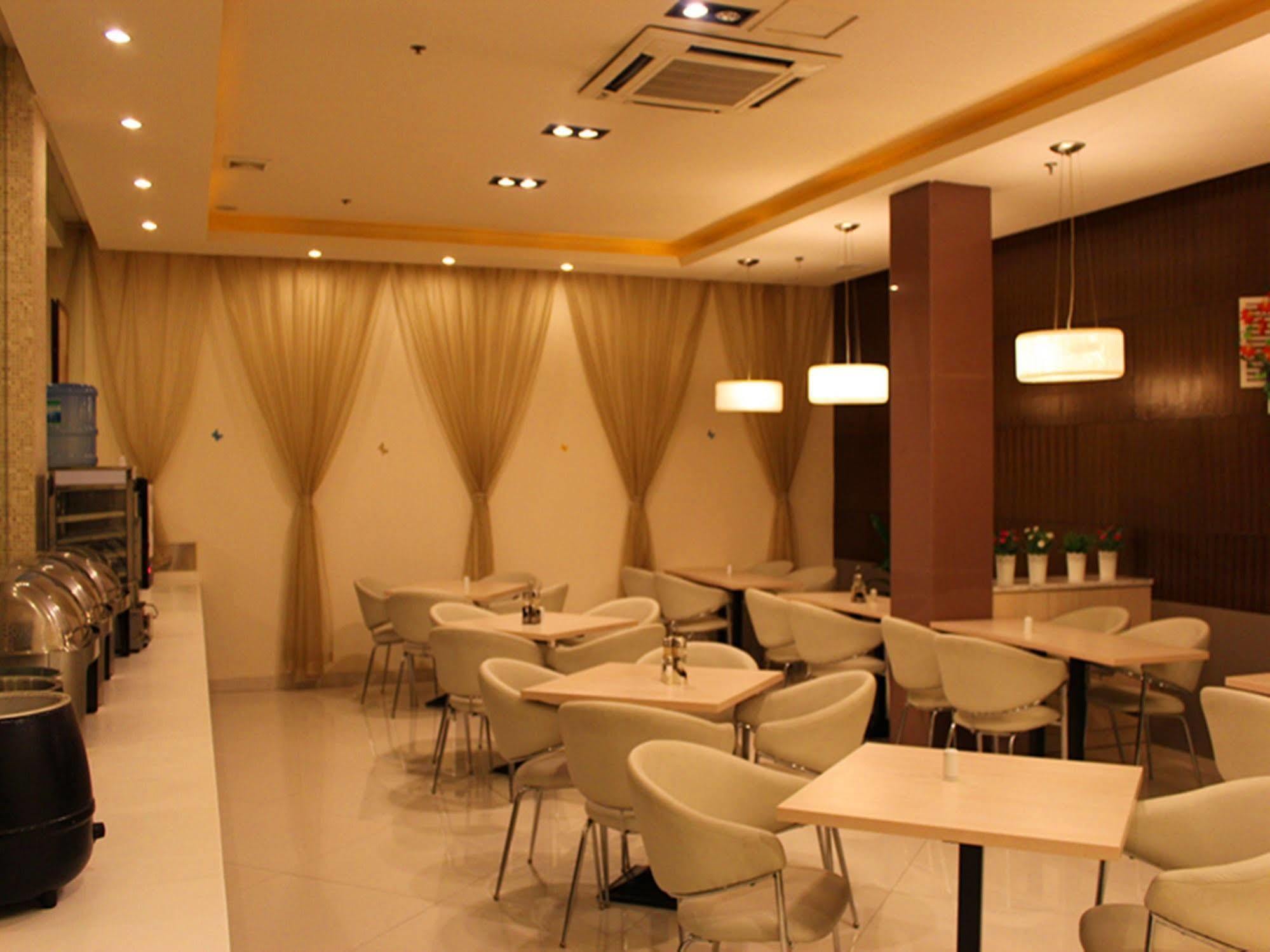 Jingjiang Inn Shanghai Jiading Chengzhong Road Екстер'єр фото