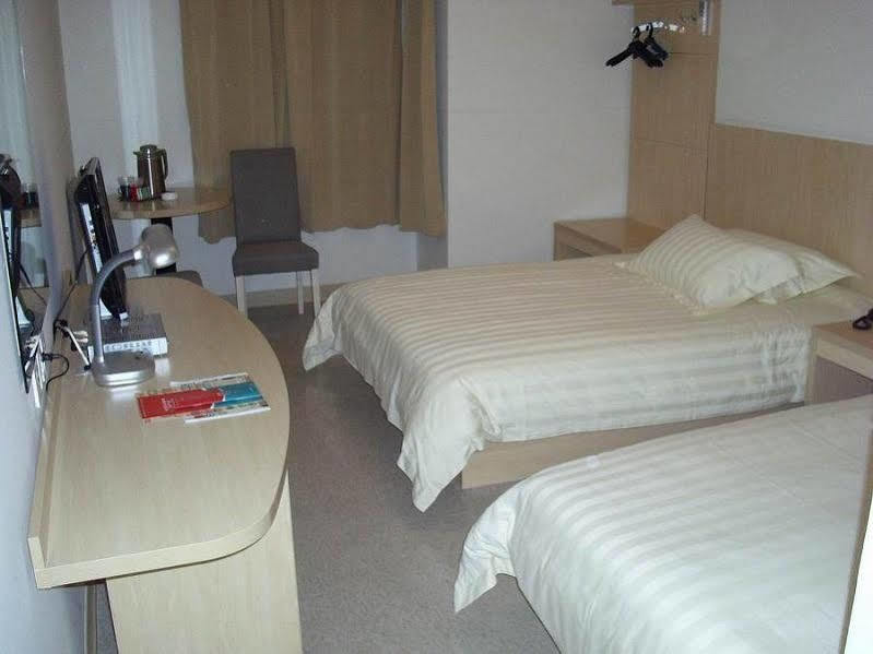 Jingjiang Inn Shanghai Jiading Chengzhong Road Екстер'єр фото